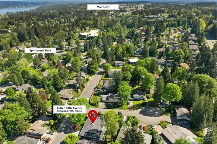 Ideally located in Spiritbrook, the home is moments from Spiritbrook Park, nearby trails and parks, and just minutes to downtown Redmond and the Microsoft Campus  .