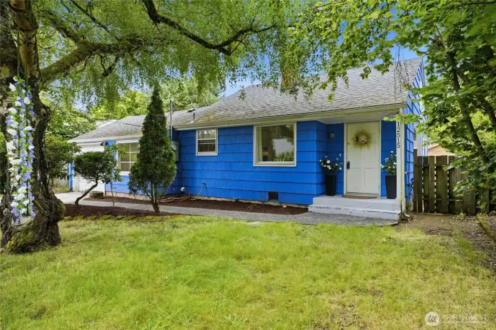 Fully fenced front and backyard