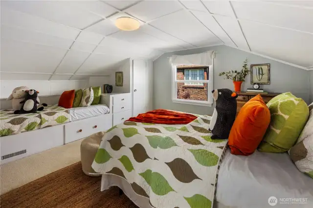 Upper bedroom