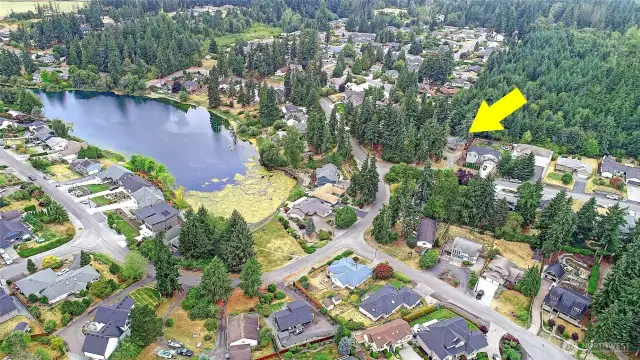 Tucked away in a private setting sits this nice home.  This is the aerial view of Camaloch and the homes approximity