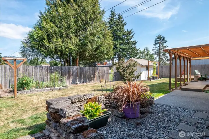 Cute fenced backyard