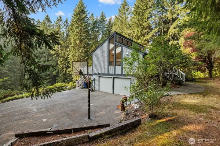 Pacific Northwest Contemporary home with plenty of parking space!