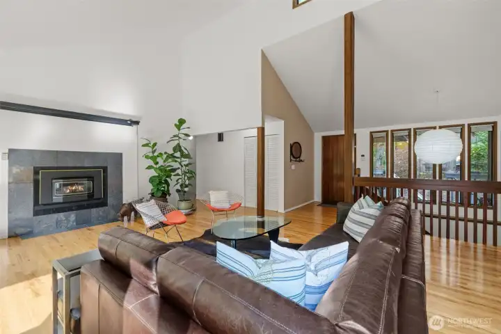 Projector screen can stay.