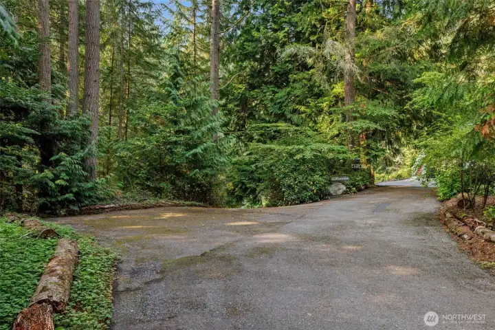 Extra parking/turnaround area for ease.