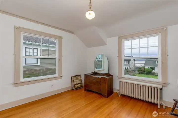 SW bedroom also enjoys some view.