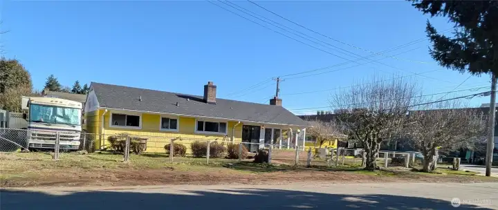 Extra Large Corner Lot still has Huge Private Space in Back