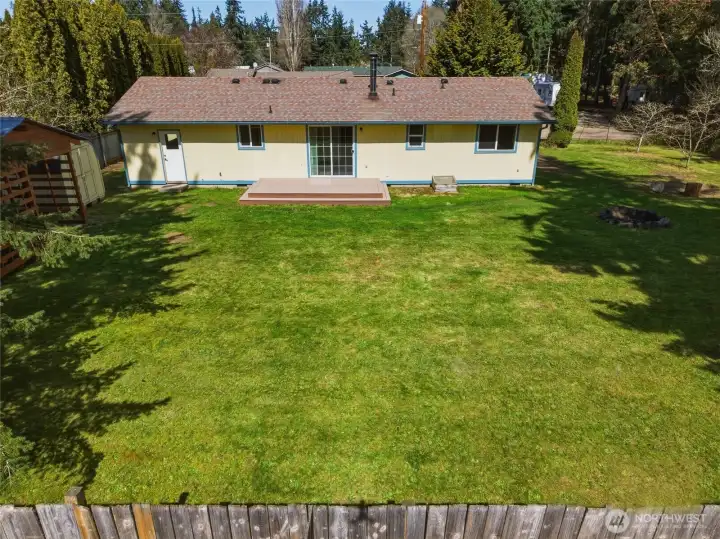 Sunny back yard & deck