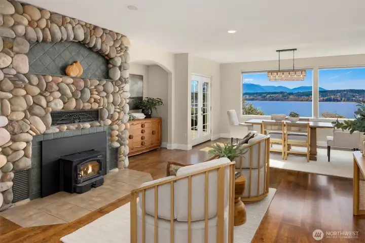 Den/family room off the dining room and kitchen.