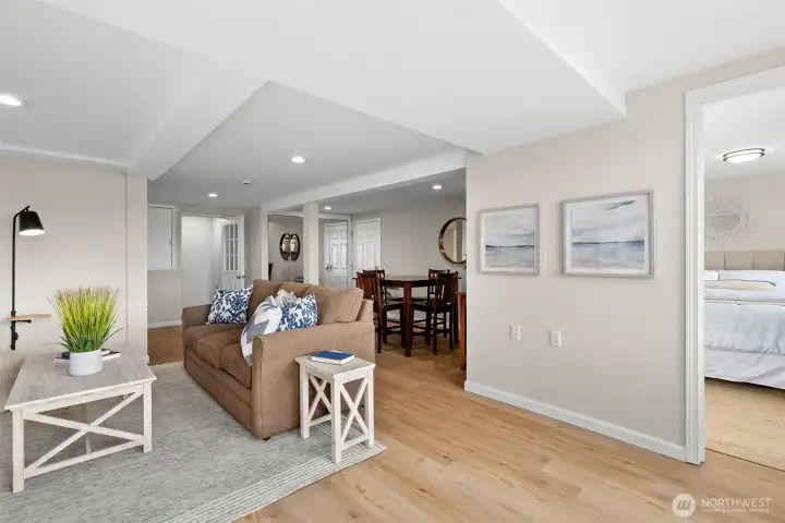 Lower level Guest Suite w/ bedroom.