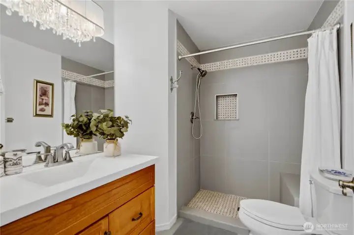 Main Floor 3/4 Bathroom Main Floor 3/4 Bathroom