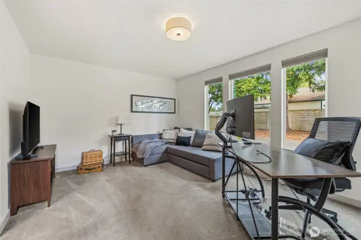 Bonus room, Den, Office, connected to bathroom 3