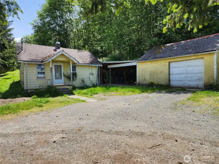 What is your vision for this property? Large 10,500 sq ft lot, Current home is 704 sq ft 2 bed, 1 bath and is need of renovation. Being sold in current condition with no repairs to be completed. Priced to sell. What is your vision for this property? Large 10,500 sq ft lot, Current home is 704 sq ft 2 bed, 1 bath and is need of renovation. Being sold in current condition with no repairs to be completed. Priced to sell.