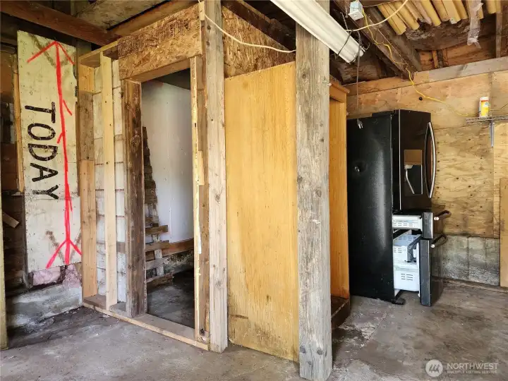 Entrance into the storage room. Entrance into the storage room.