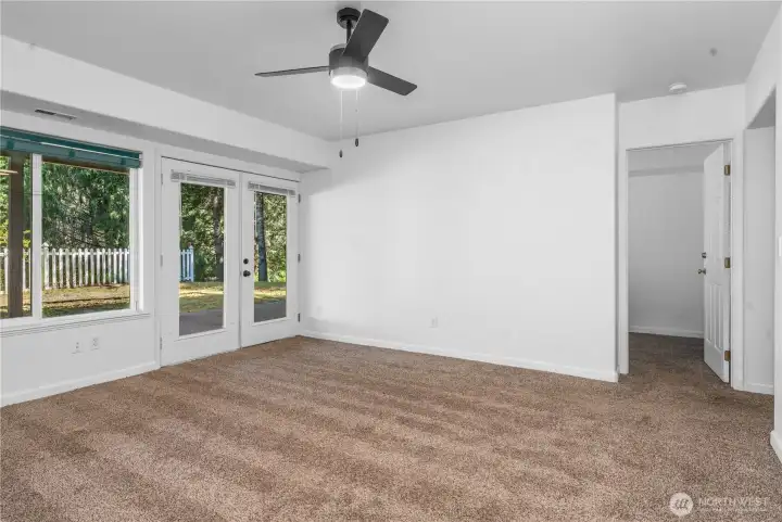 Downstairs, 1bed plus bonus room and full bath