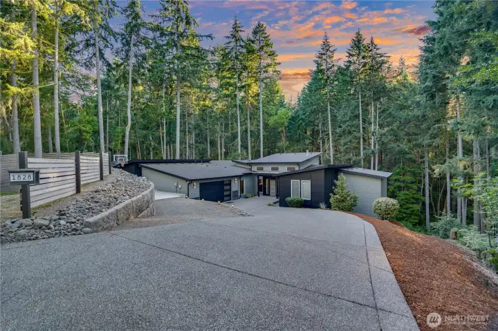 Modern Luxury Treehouse