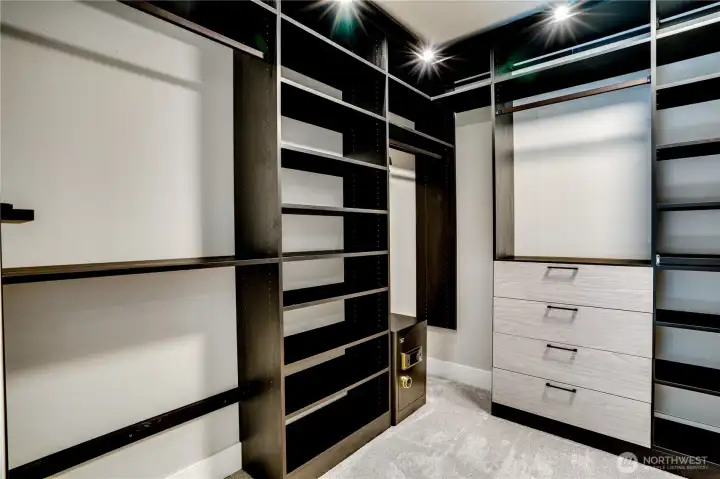 Primary ensuite custom closets