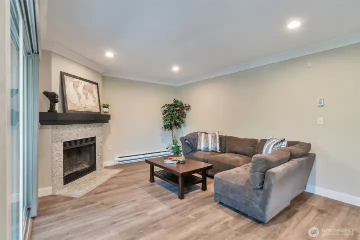 Spacious Living room with cozy fireplace Spacious Living room with cozy fireplace