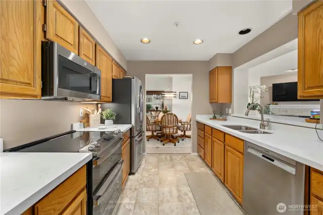 Quartz counters, stainless appliances, plenty of storage!