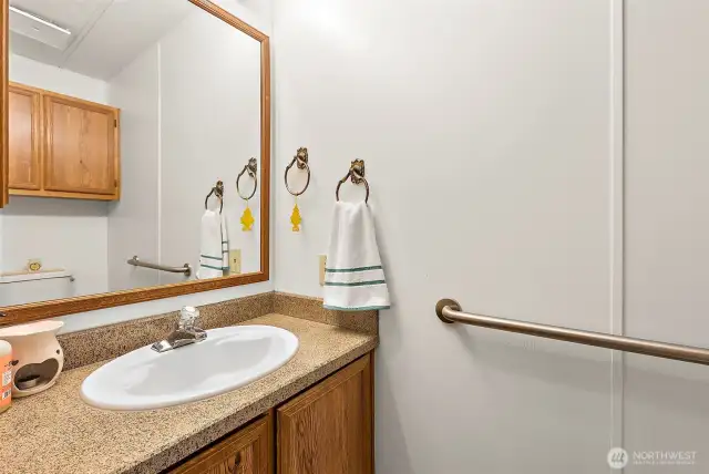 Rare 3rd bath - 1/2 bath