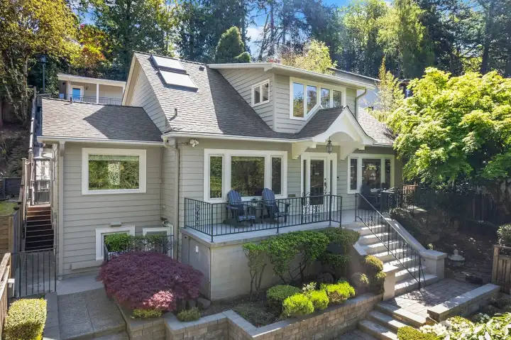 2514 Lake Park Drive S.