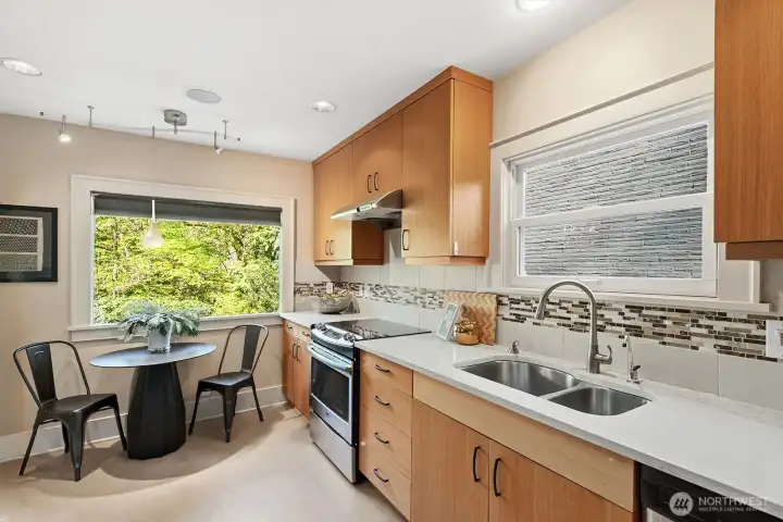Eating area in the kitchen.