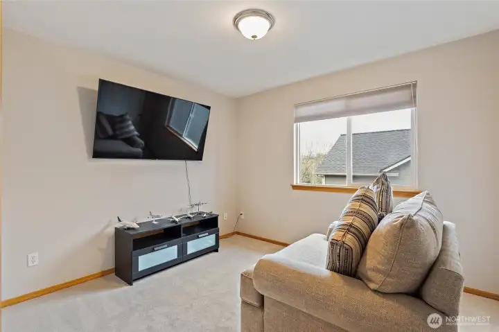 Upstairs bedroom (2)