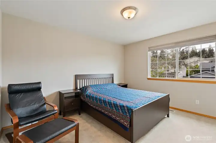 Upstairs bedroom (3)