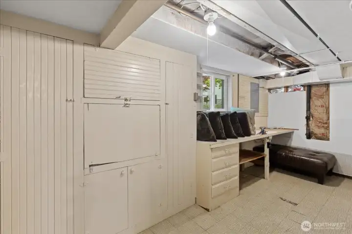 Large storage space with bulit-ins