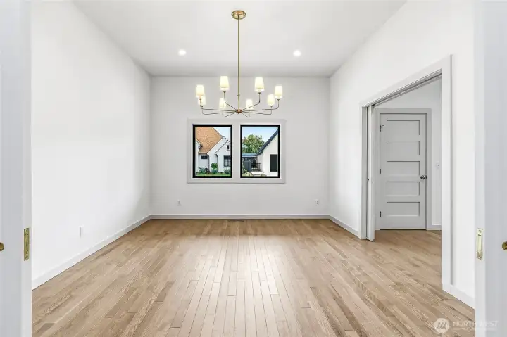 Dining room with great connectivity to main living and kitchen. Dining room with great connectivity to main living and kitchen.