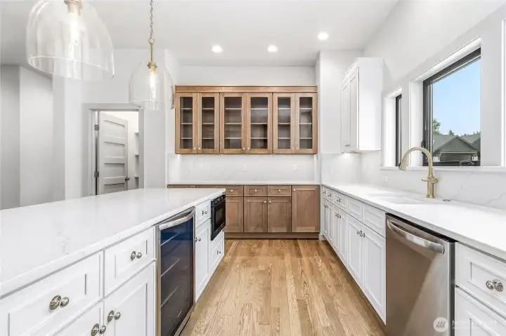 Quartz countertops and backsplash Quartz countertops and backsplash