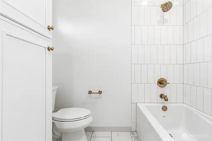 Full bath Full bath
