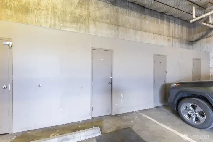 Storage unit, PP