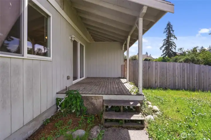 Both units have covered back deck