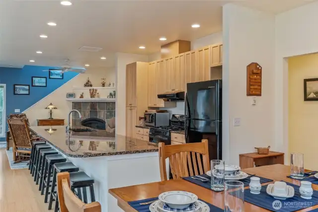 Open concept with dinning room, kitchen, and living room views