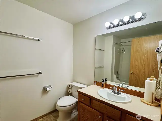 Full Bath off of Hallway