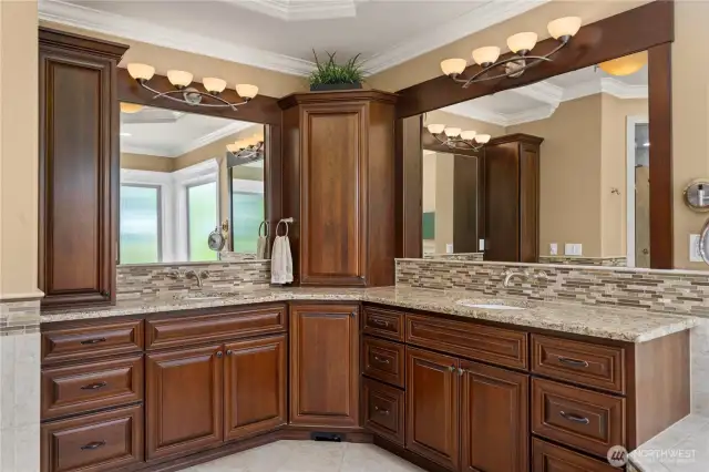 Double sinks & vanities.