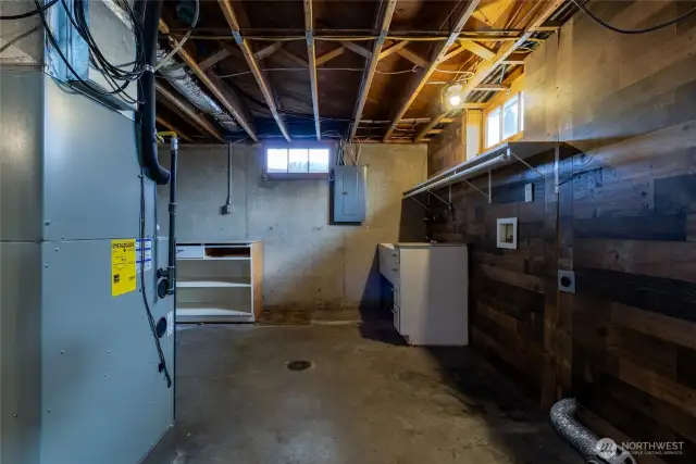 Laundry & Storage