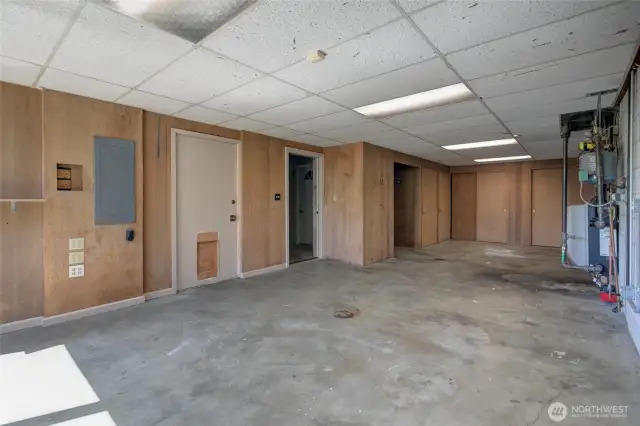 Very spacious utility room lots of storage