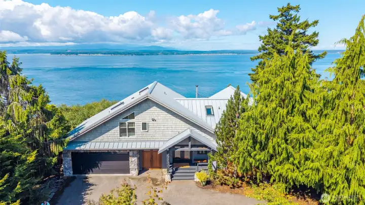 Stunning views of the Puget Sound and Olympic mountains!