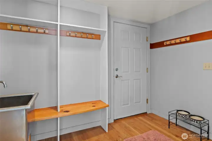 Mud room. door leads to the oversized garage.