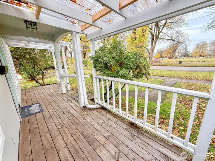 Front Deck Views of Lake Sacajawea