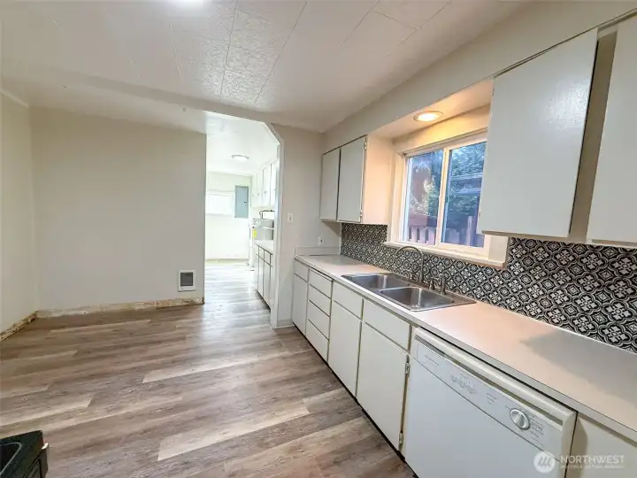 Kitchen and extra dining space.