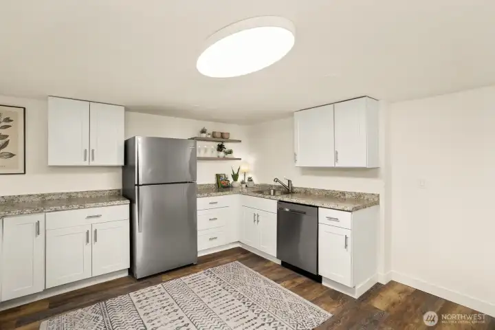 Another view of the other side of the kitchen.