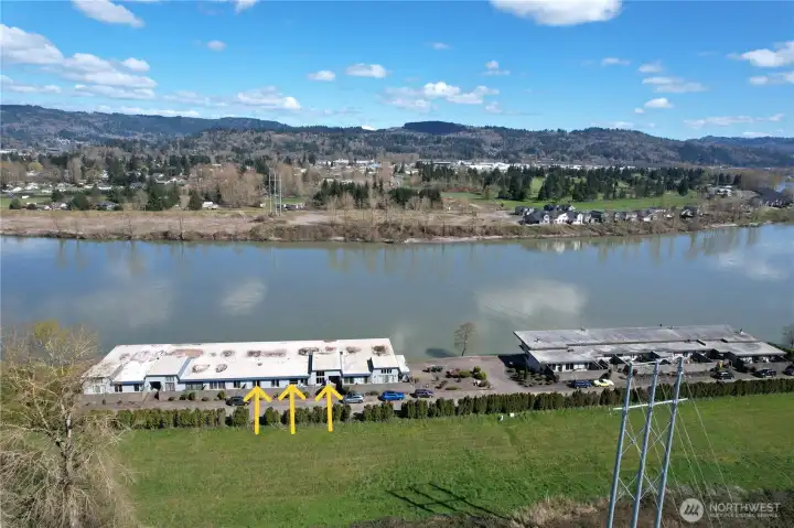 Drone of 734 Marine View Dr in Longview WA located on the Cowlitz River