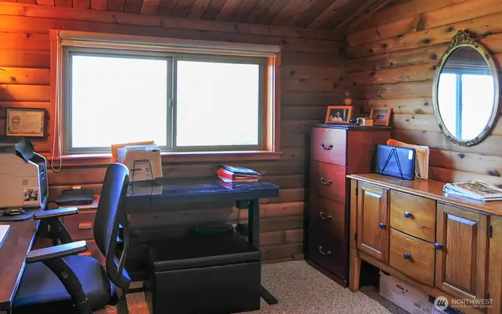 DEN / OFFICE