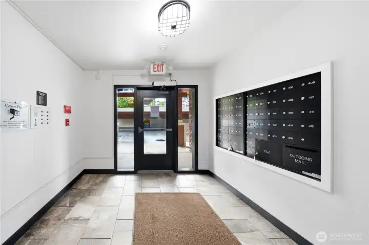 Entrance/Mail Boxes