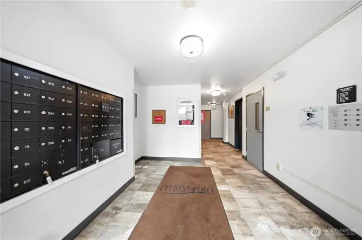 Entrance/Elevator