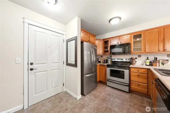 Kitchen. Counter items included.