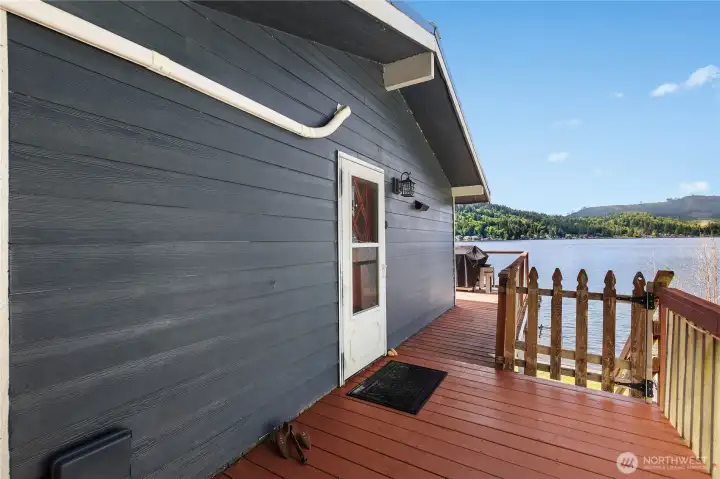 Main entry deck captures beautiful Summit Lake views and provides easy access to outdoor living spaces. Main entry deck captures beautiful Summit Lake views and provides easy access to outdoor living spaces.