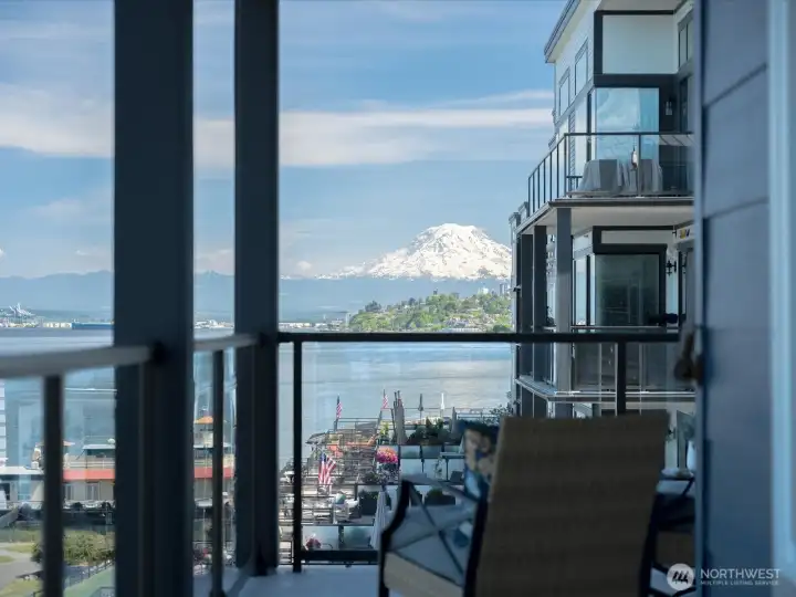 And Views of Mount Rainier and the Port of Tacoma! And Views of Mount Rainier and the Port of Tacoma!